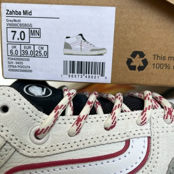 Vans WMNS Zahba Mid Gray/Multi
VN000CBSBGG Sneakers - Picture 16 of 16